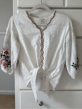 Max Studio White Tie-Front Embroidered Peasant Top